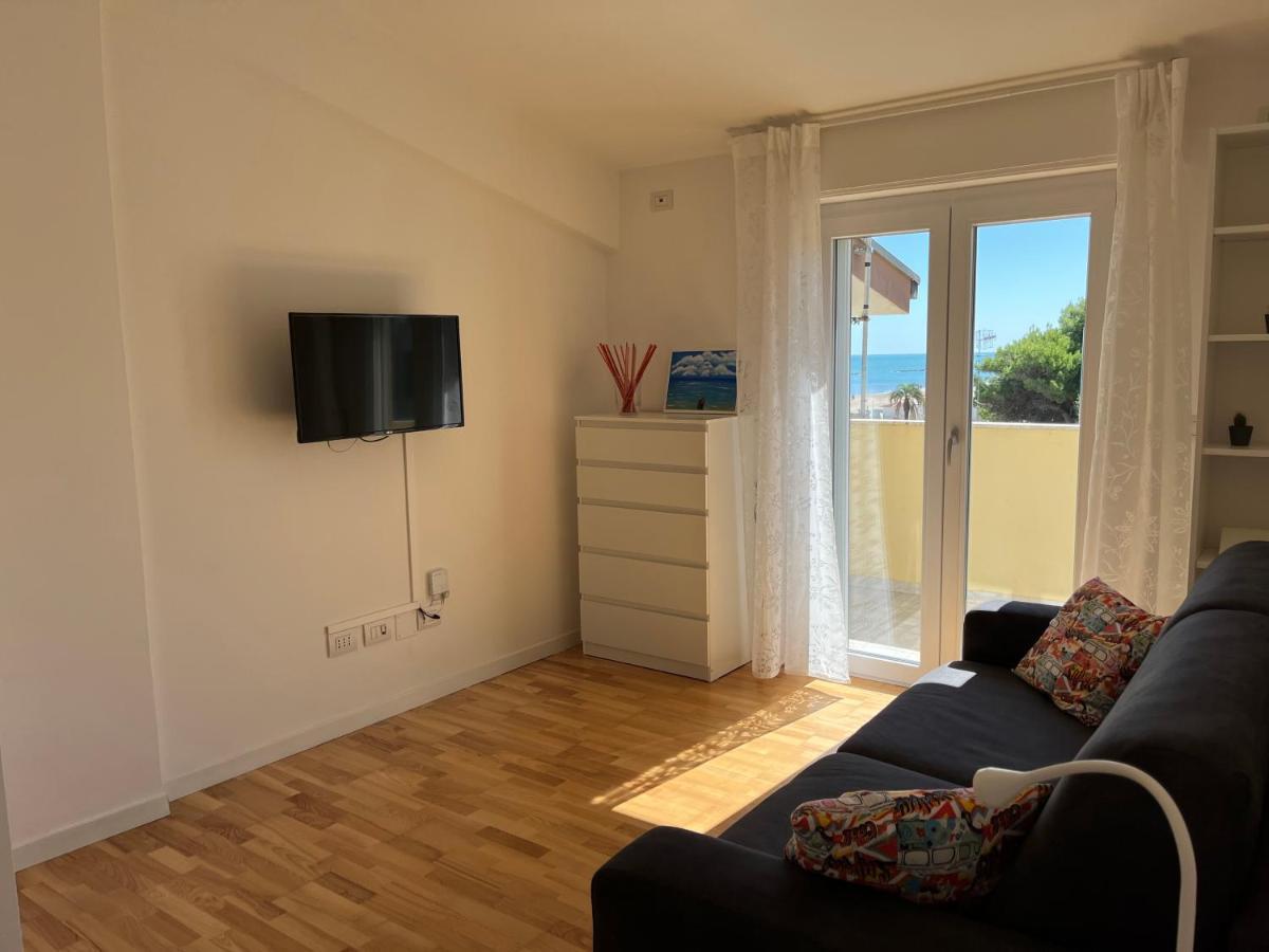 Sunrise Beach House - Sea View Lejlighed Montesilvano Marina Eksteriør billede