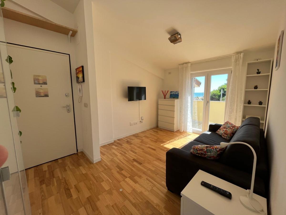 Sunrise Beach House - Sea View Lejlighed Montesilvano Marina Eksteriør billede