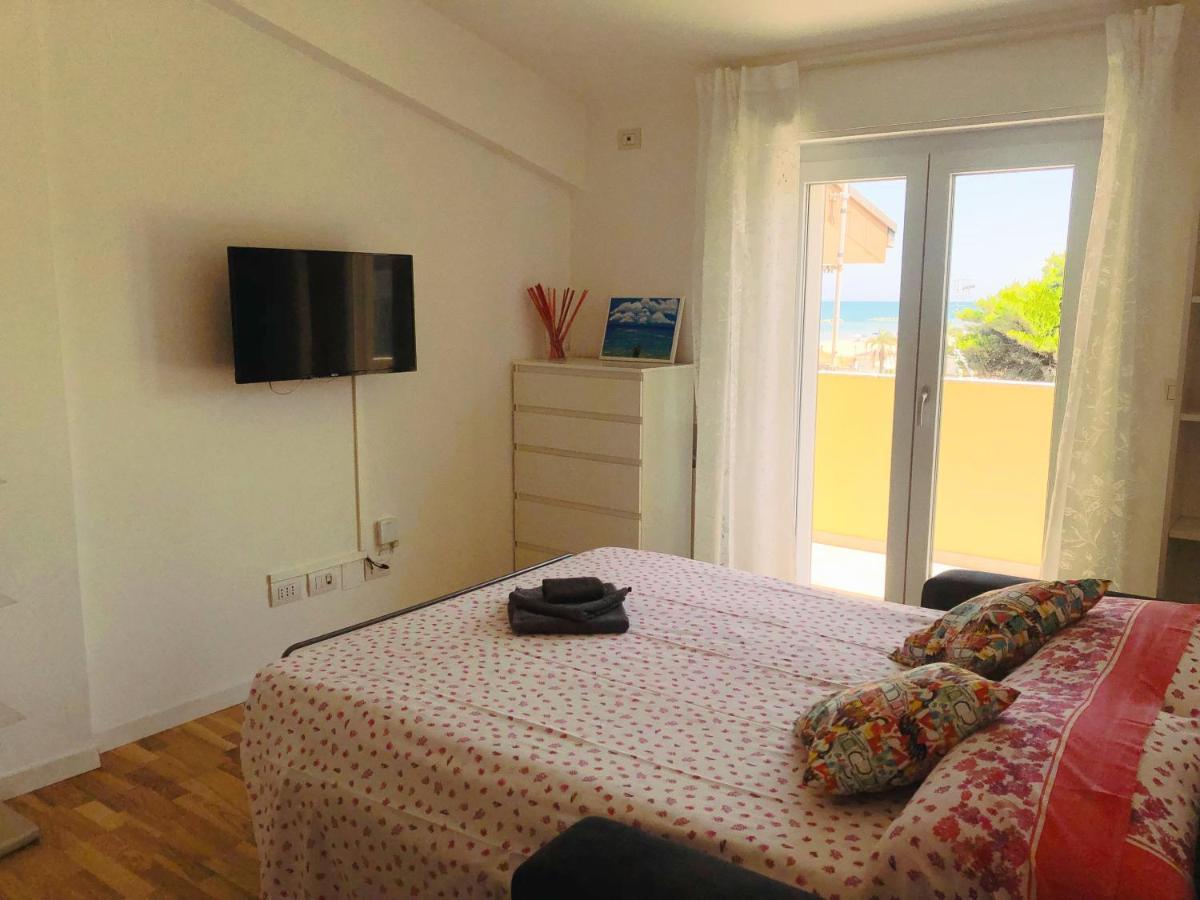 Sunrise Beach House - Sea View Lejlighed Montesilvano Marina Eksteriør billede